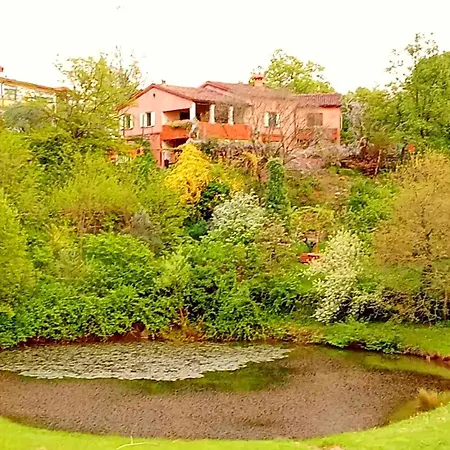 Alloggio per agriturismo Krasberry Jezev Brlog Komen