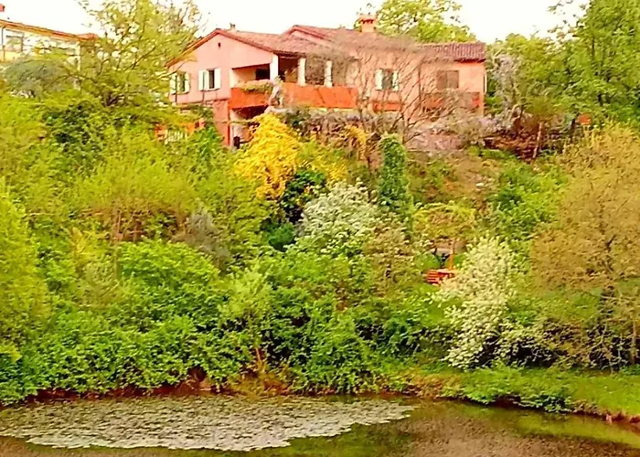 Alloggio per agriturismo Krasberry Jezev Brlog Komen